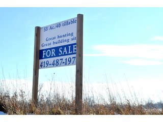 54.7 Acres with 50 tillable and 4.3 wooded.  Surrounded by heavy deer population on CRP land.  Great trophy deer hunting on established food plots.  Hunting tower.

Receive income on tillable acres while abundance of deer hunting on established food plot. - Great Investment Opportunity - Tillable Land, Recreation & Building Site